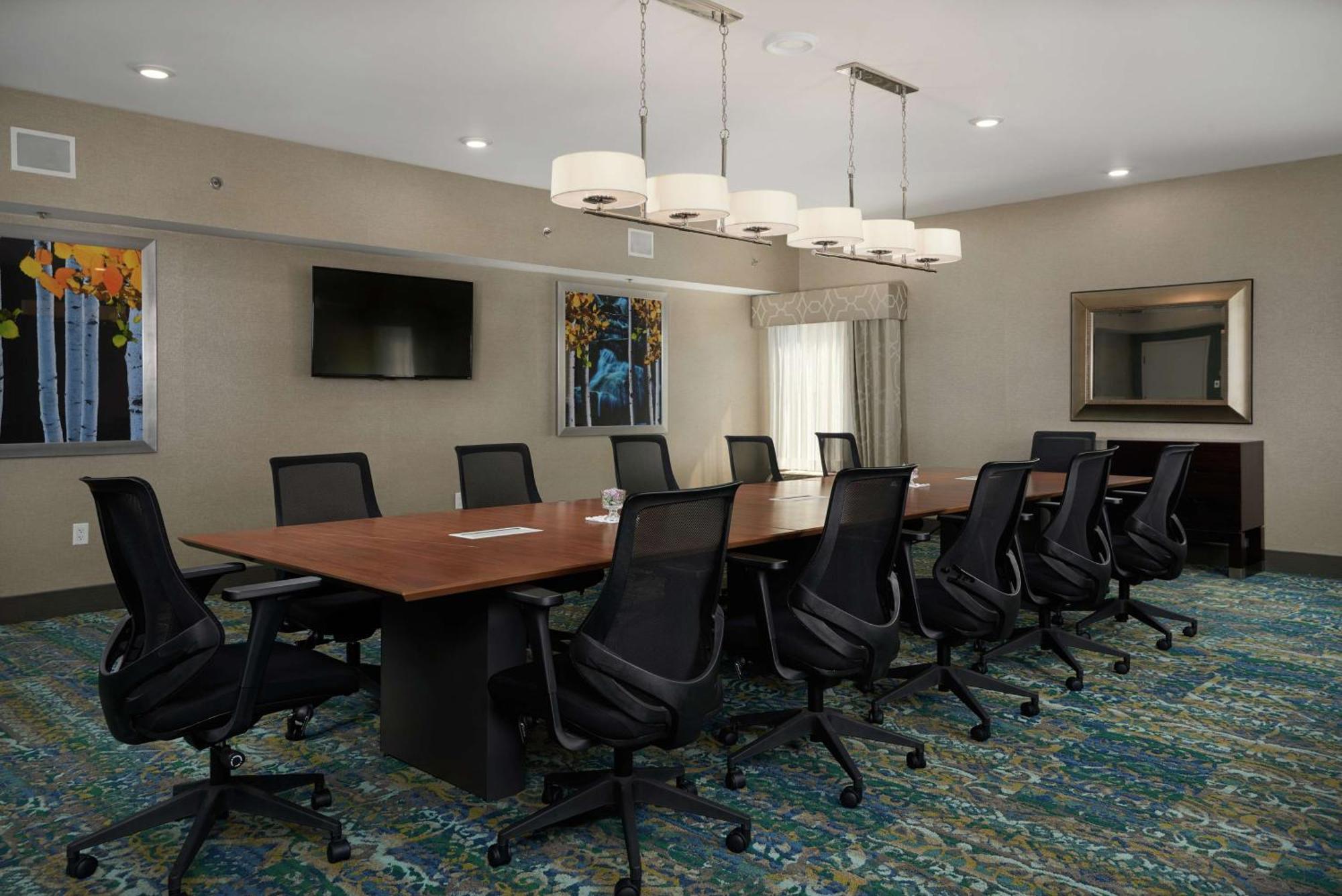 Hotel Hampton 3*